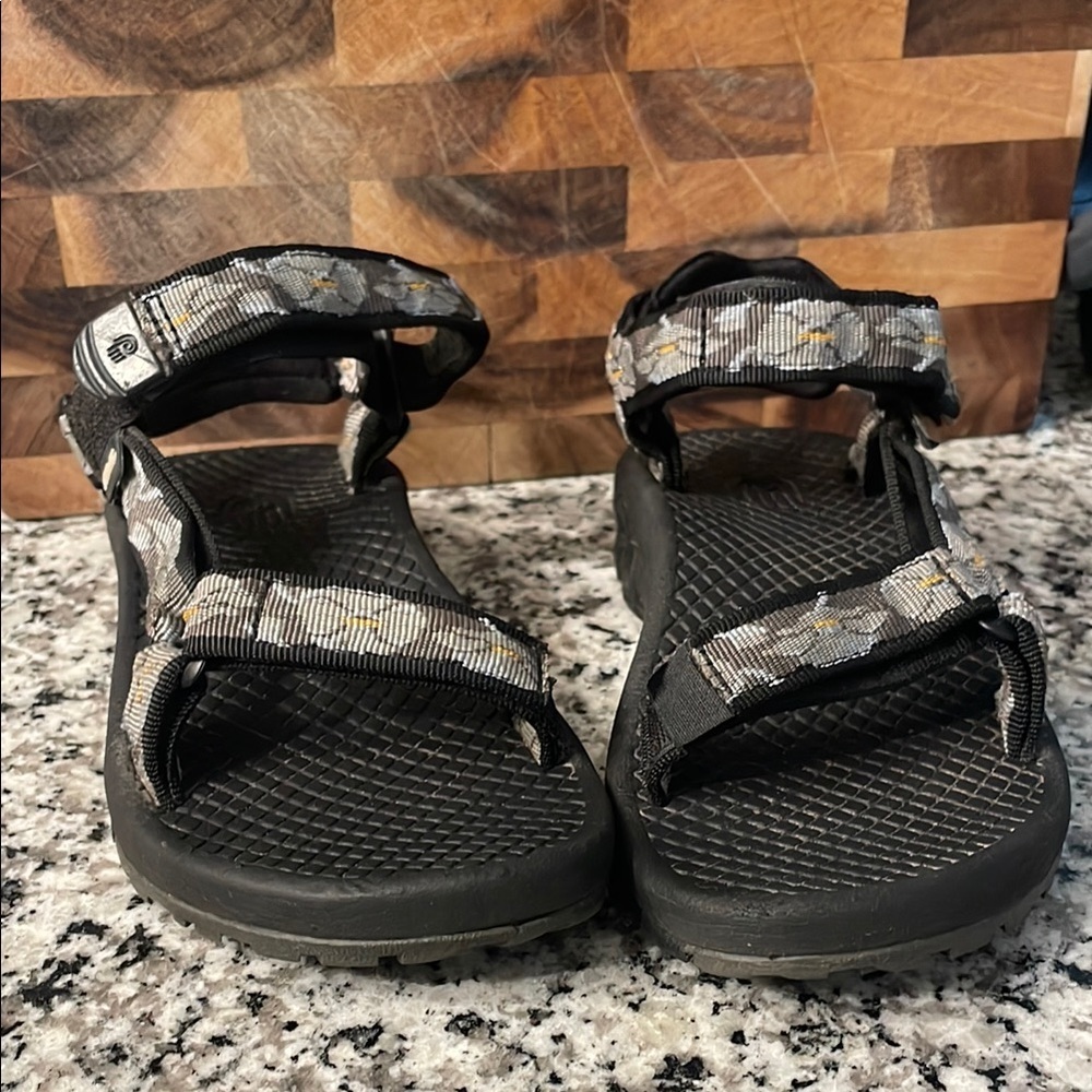 Teva Black and Gray Sandals with Star Accents Size 6